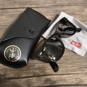 Ray-Ban Black Wayfarer Sunglasses